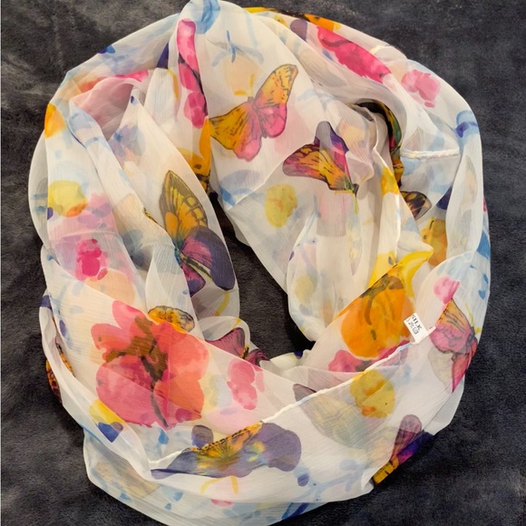 Chiffon Crepe 100% Silk Butterfly Infinity Loop Scarf - Picture 4 of 4